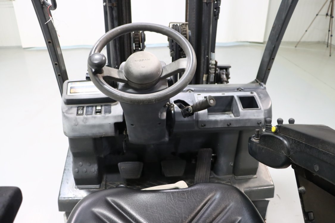 Nissan P1D1A18LQ - Cb71 2 - CB71