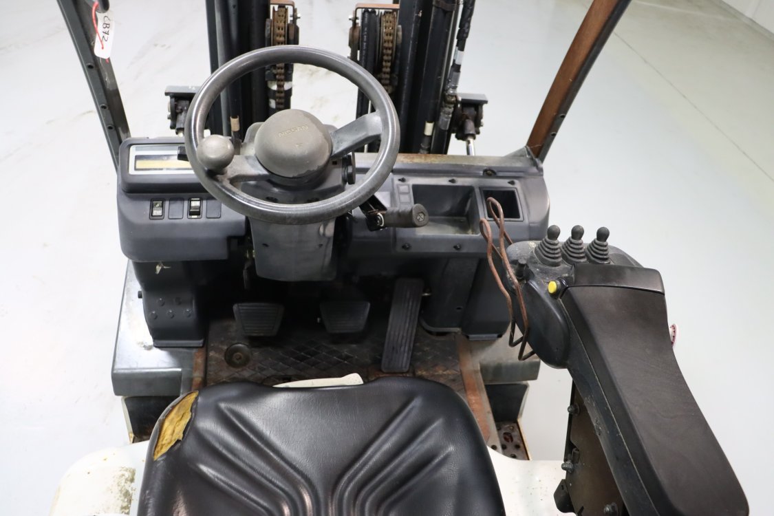 Nissan P1D1A18LQ - Cb72 2 - CB72