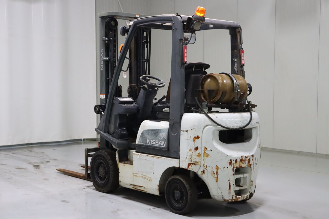 Nissan P1D1A18LQ - Cb72 5 - CB72