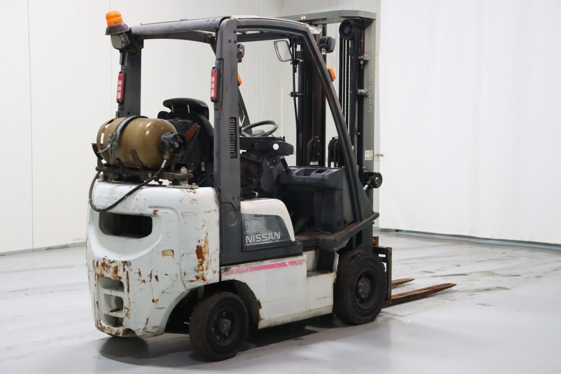 Nissan P1D1A18LQ - Cb72 7 - CB72