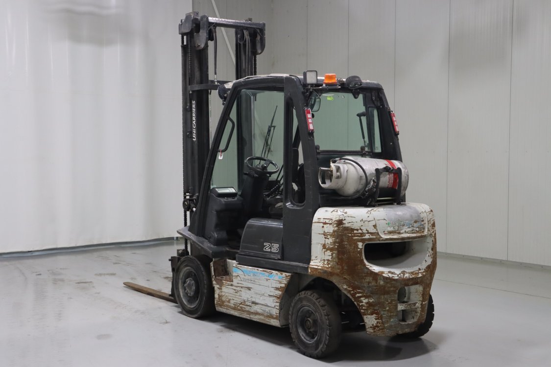 Nissan U1D2A25LQ - Cb78 6 - CB78