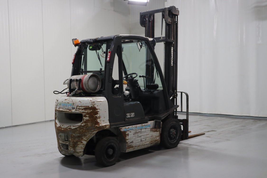 Nissan U1D2A25LQ - Cb79 7 - CB79