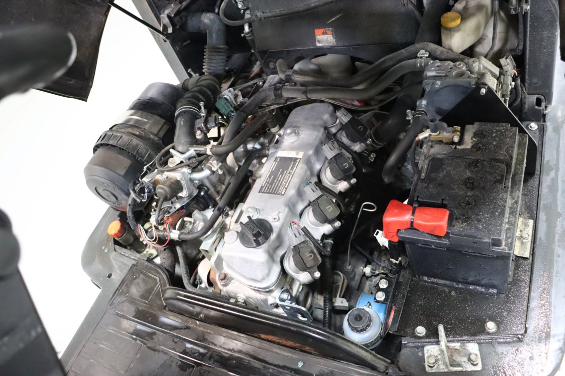 Nissan U1D2A25LQ - Cb81 8 - CB81