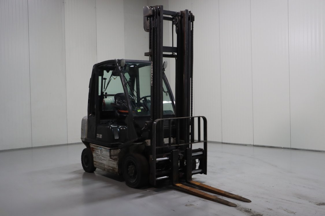 Nissan U1D2A25LQ - Cb82 1 - CB82