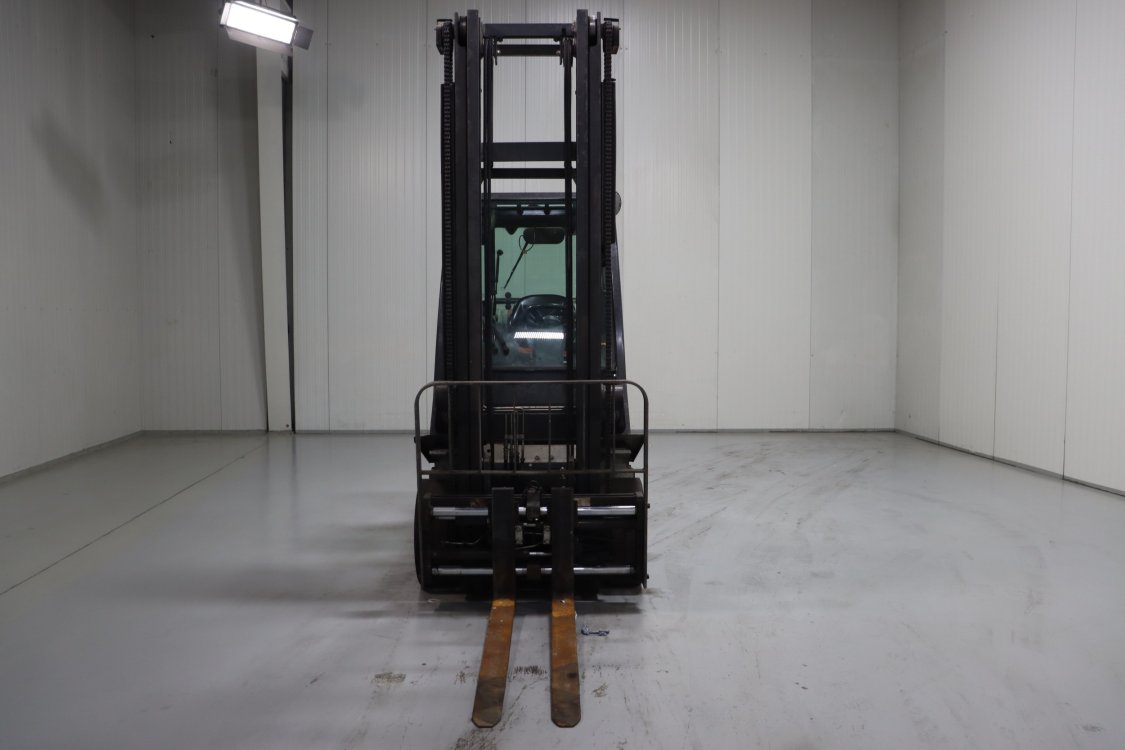 Nissan U1D2A25LQ - Cb82 4 - CB82