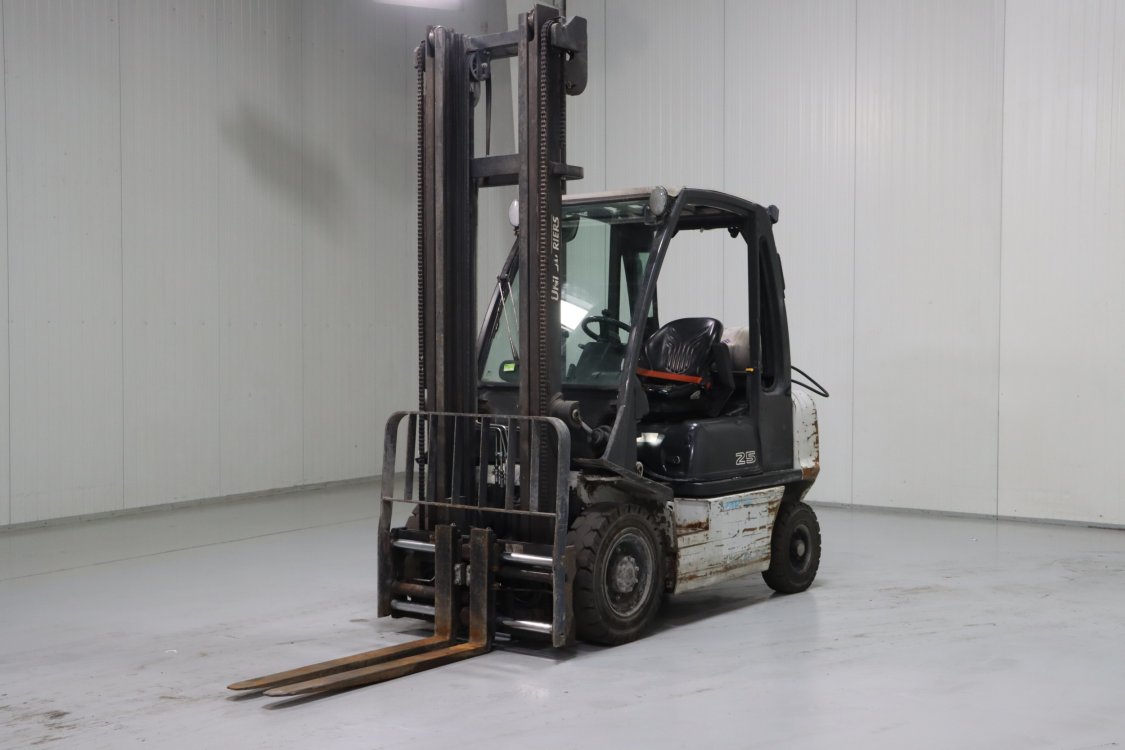 Nissan U1D2A25LQ - Cb83 4 - CB83