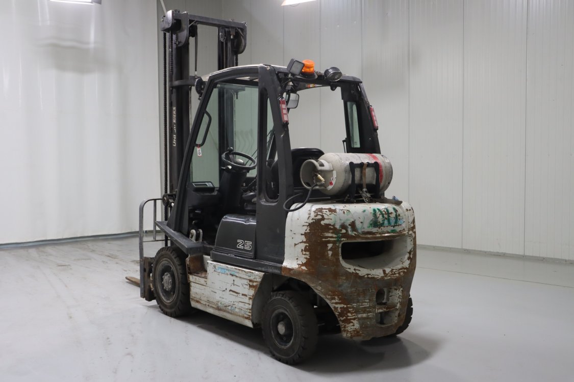 Nissan U1D2A25LQ - Cb83 5 - CB83