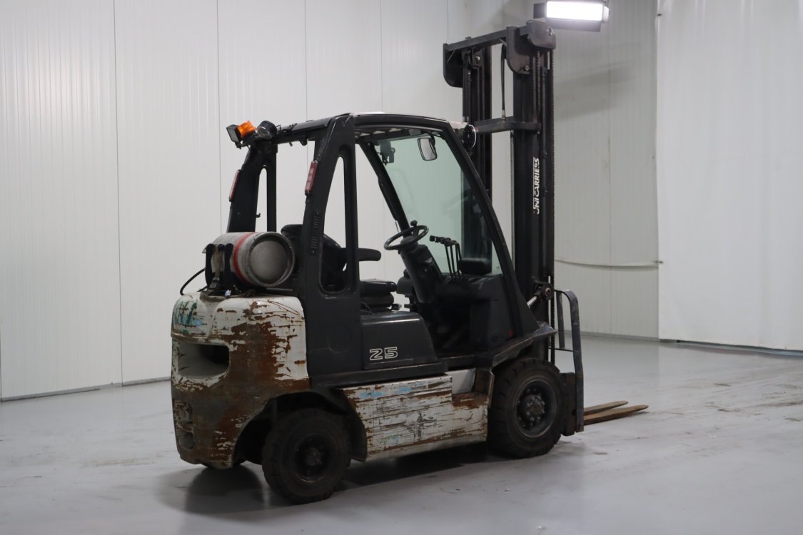 Nissan U1D2A25LQ - Cb83 7 - CB83