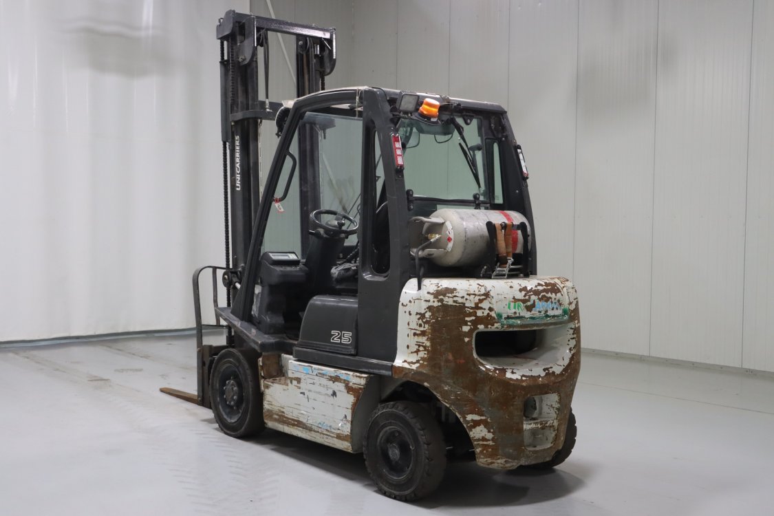 Nissan U1D2A25LQ - Cb84 5 - CB84