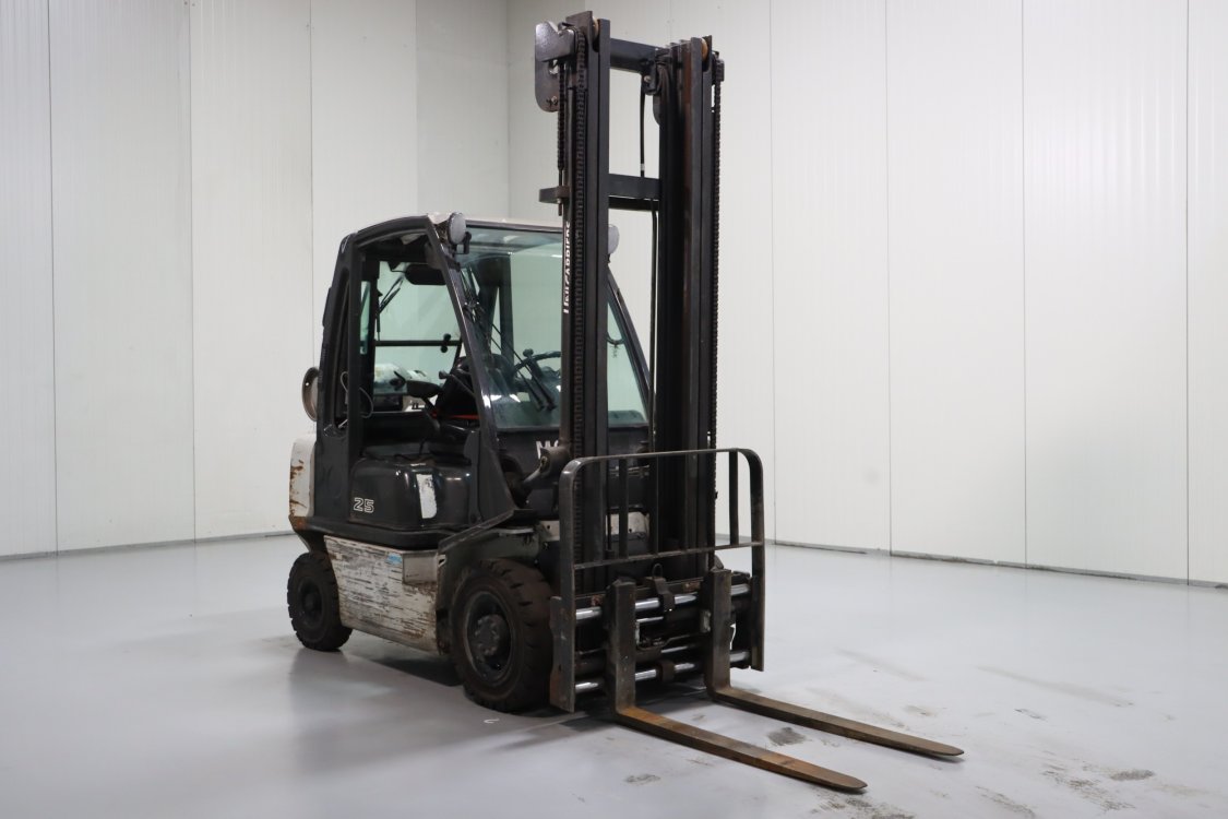 Nissan U1D2A25LQ - Cb85 1 - CB85