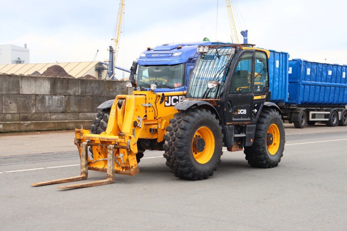 JCB 560-80 Agri Super - Cf18 4 - CF18